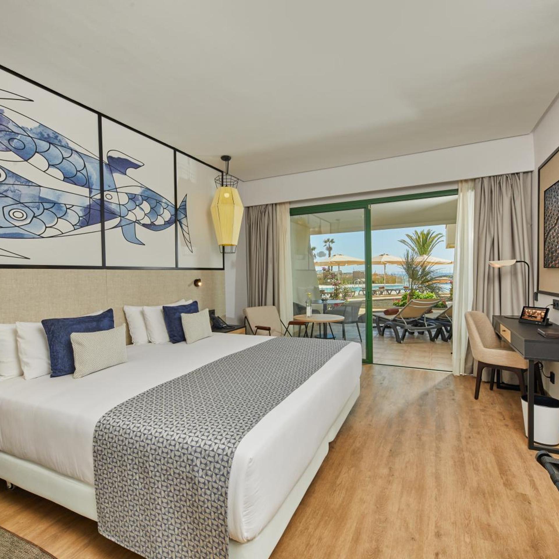 Preferred Club, Double Bed, Direct Pool Access