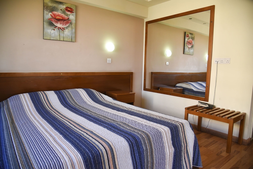 Elysso Hotel 19/60