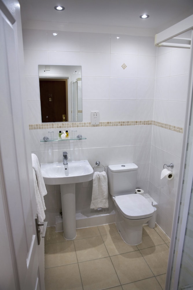 Little Silver Country Hotel 41/43