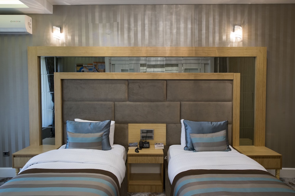 THE BERUSSA HOTEL 26/54