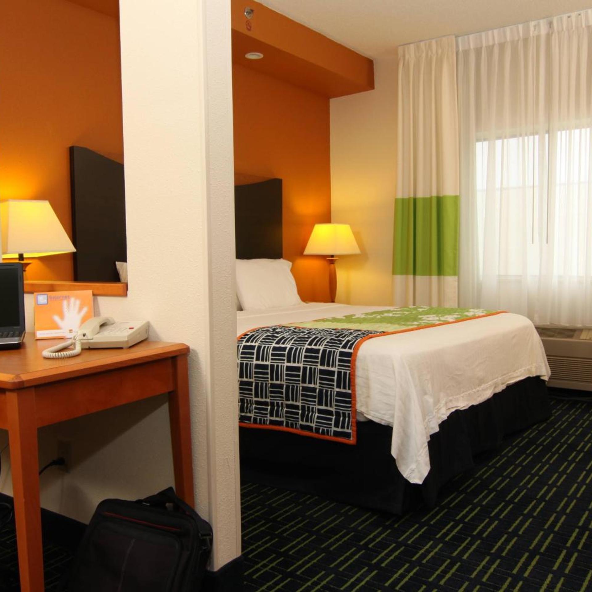 Suite, King Bed, Sofa