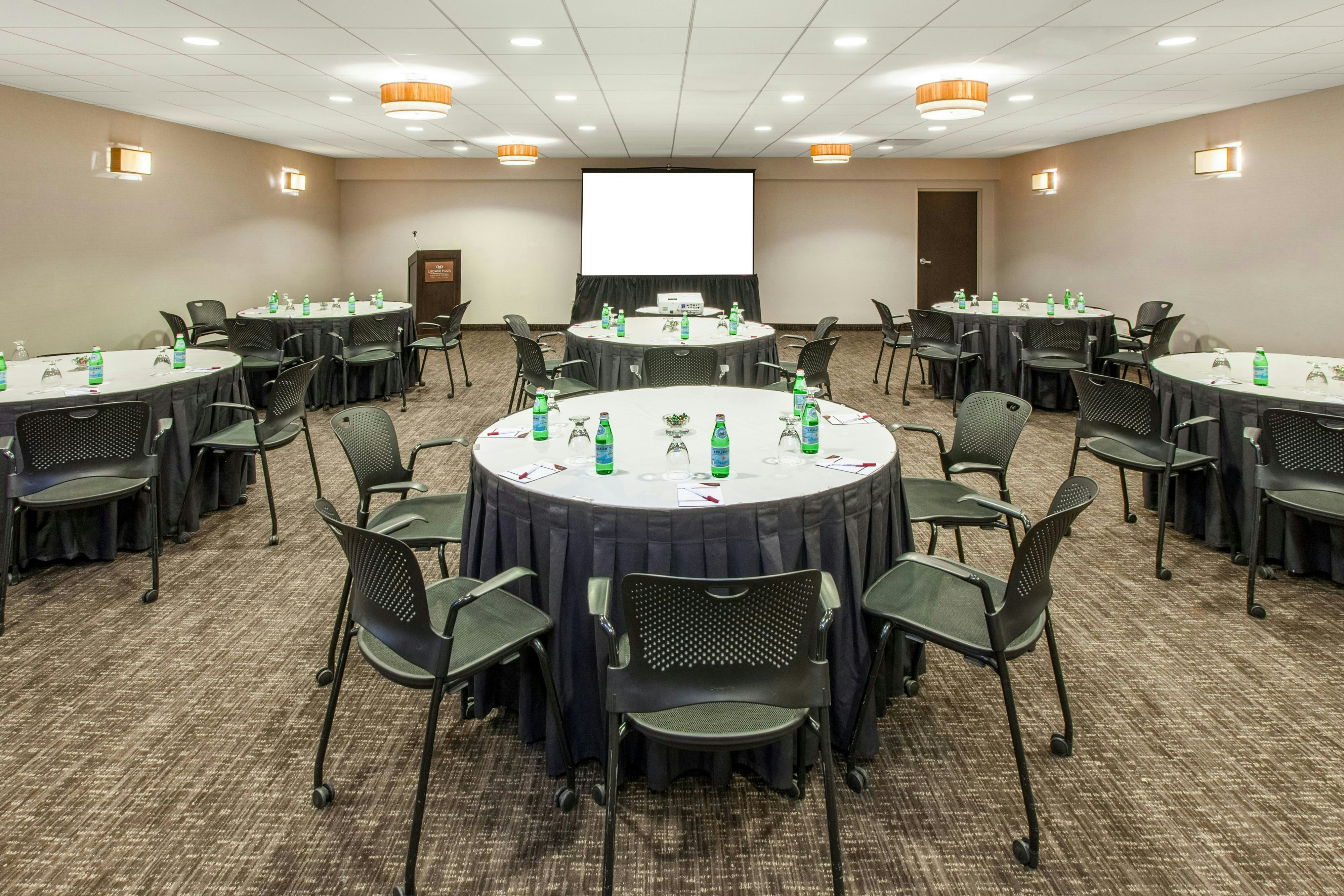 Crowne Plaza Chicago O'Hare Hotel & Conference Center 42/47
