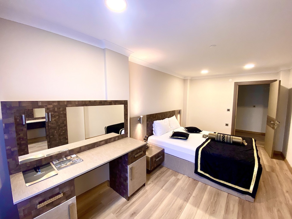 Caykent Suites Deluxe Hotel 17/50
