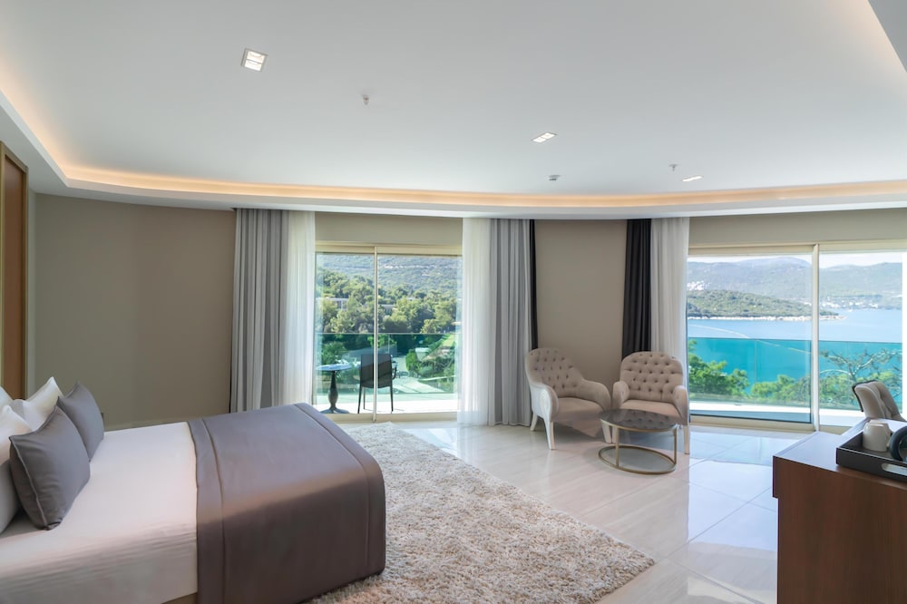 جناح عائلي بسرير مزدوج وسرير فردي بإطلالة على البحر، Vogue Hotel Supreme Bodrum 2/9