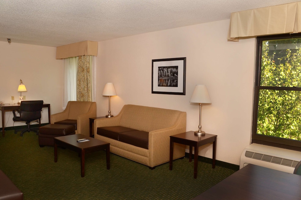 Hampton Inn Sanford 18/32