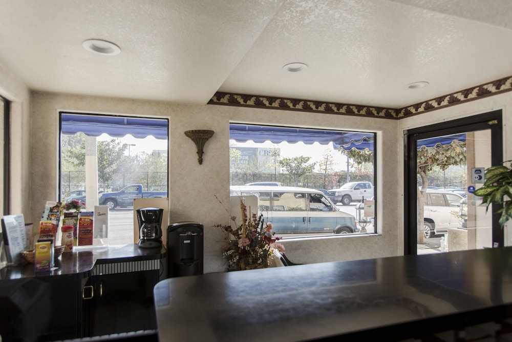 Beverly Inn 42/64