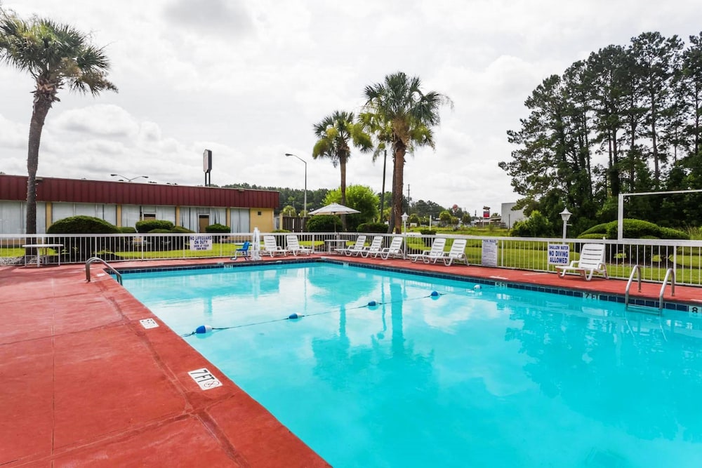 Super 8 by Wyndham Hardeeville/Savannah North 1/24