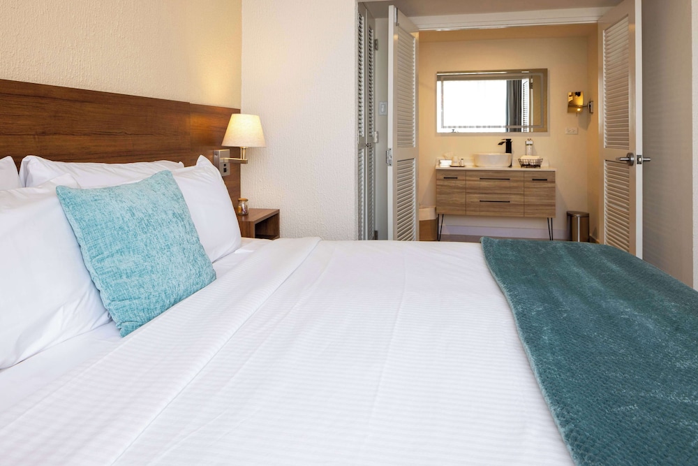 Collection, Suite, King Bed, Resort View، Wyndham Palmas Beach & Golf Boutique Resort 2/6
