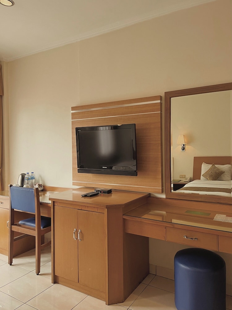 Ahadiat Hotel And Bungalow 40/50
