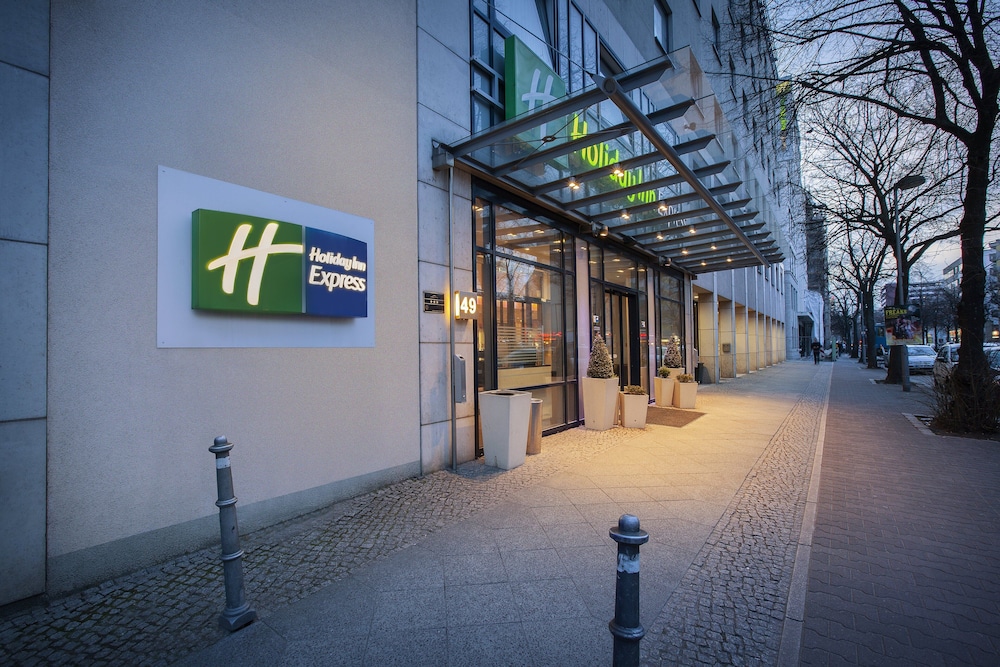 HOLIDAY INN EXPRESS BERLIN CITY CENTRE 26/52