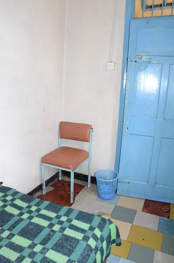 Nairobi Kitale Hotel 3/22