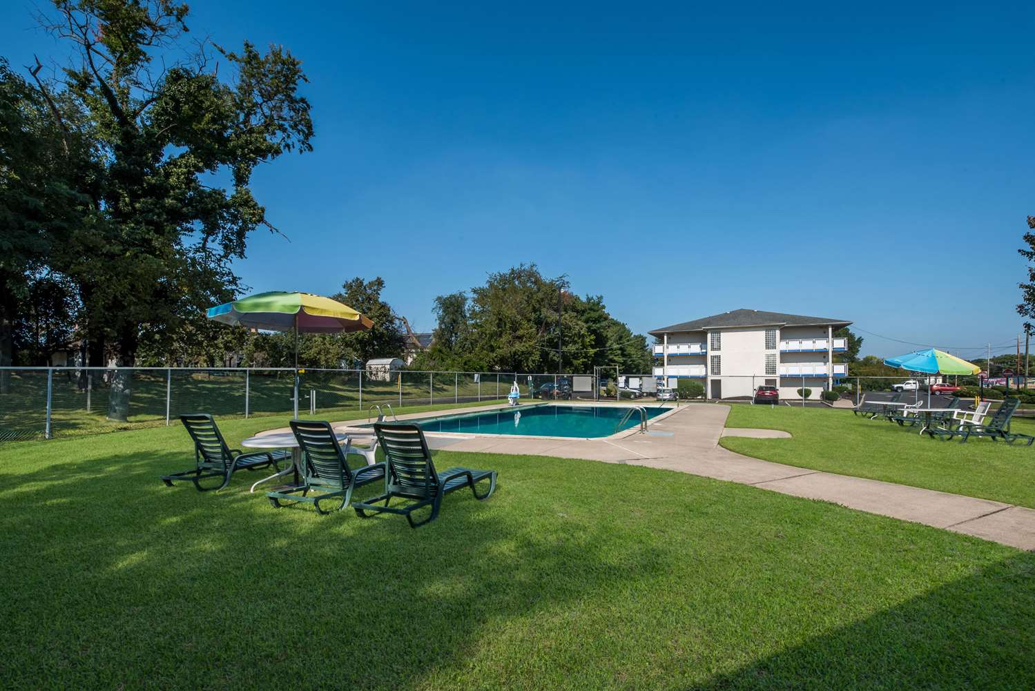 Rodeway Inn Brooklawn, NJ 33/33