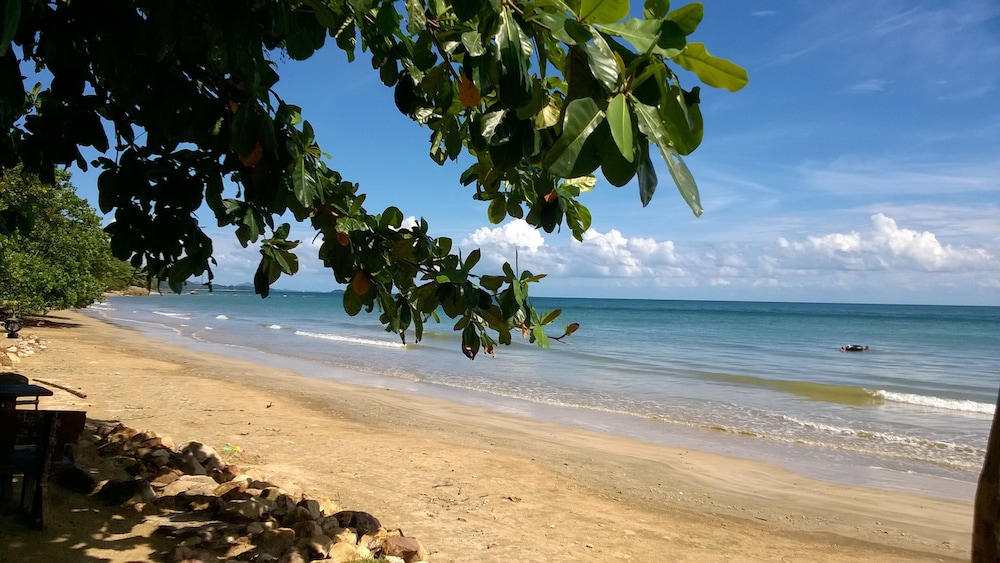 Bonhomie Beach Cottages 24/44