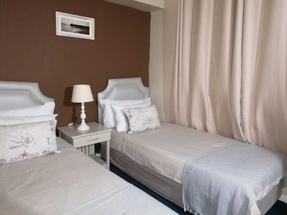 Cape Town Beachfront Apartments At Leisure Bay 17/50