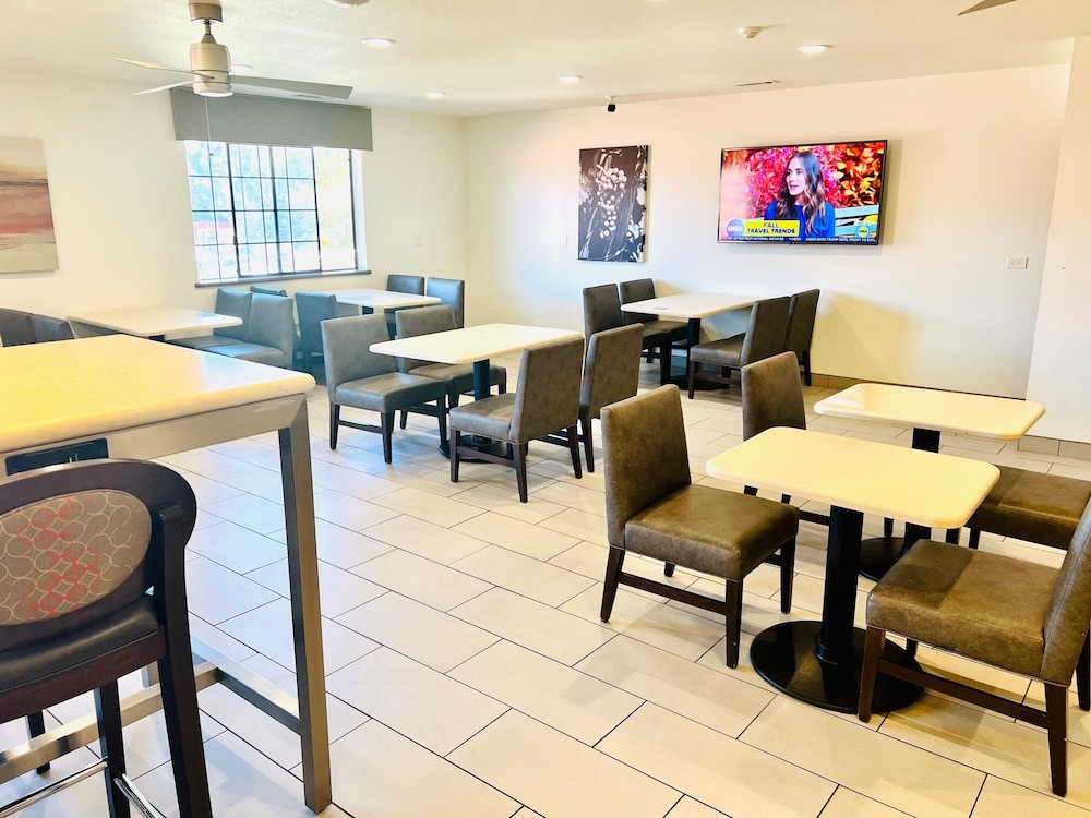 Colony Inn Hotel Atascadero 48/56