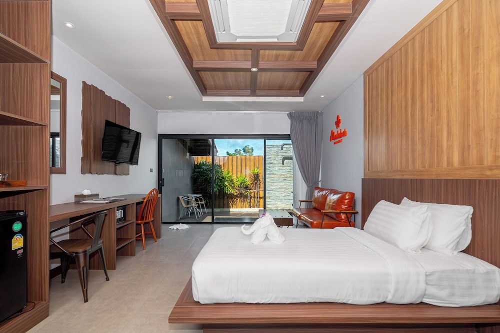 DELUXE, TWIN BEDS, PRIVATE POOL