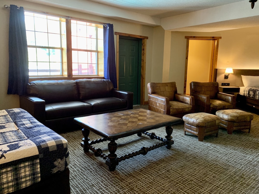 Riverchase Lodge 16/31
