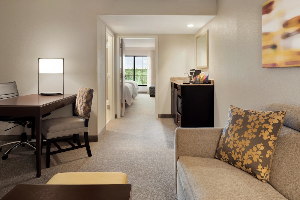 Embassy Suites By Hilton Atlanta Alpharetta 41/82