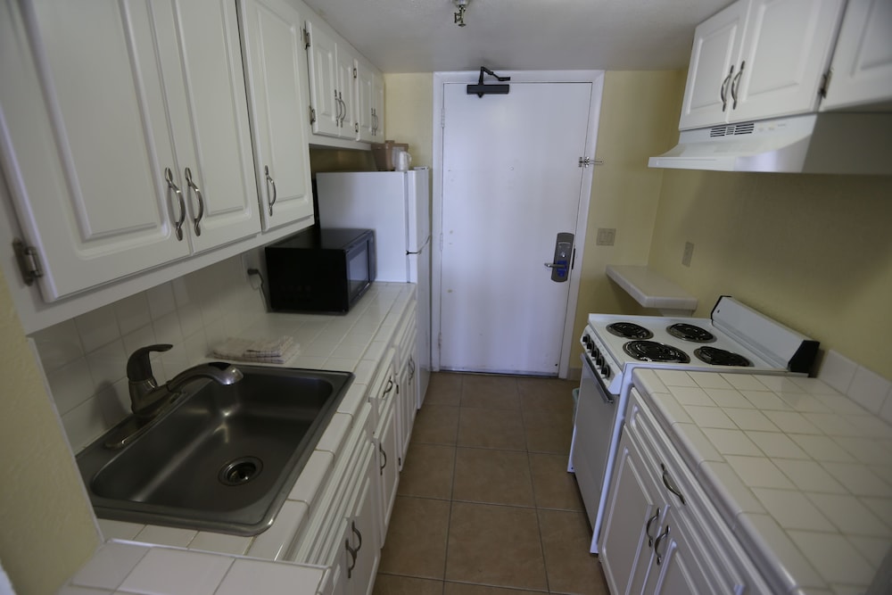 Shoreline Island Resort Exclusively Adult 21/50