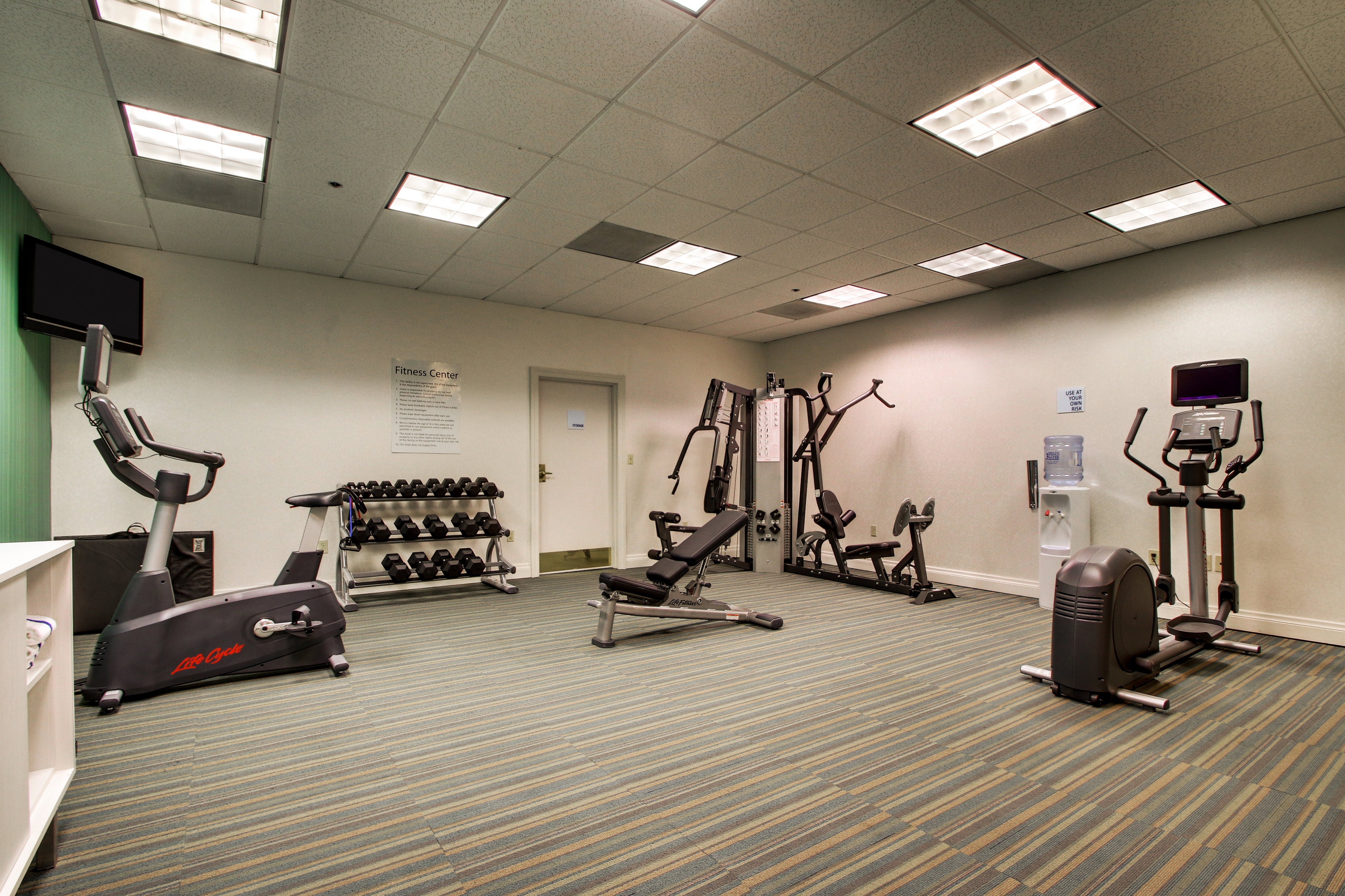 Holiday Inn Express Poughkeepsie 34/48