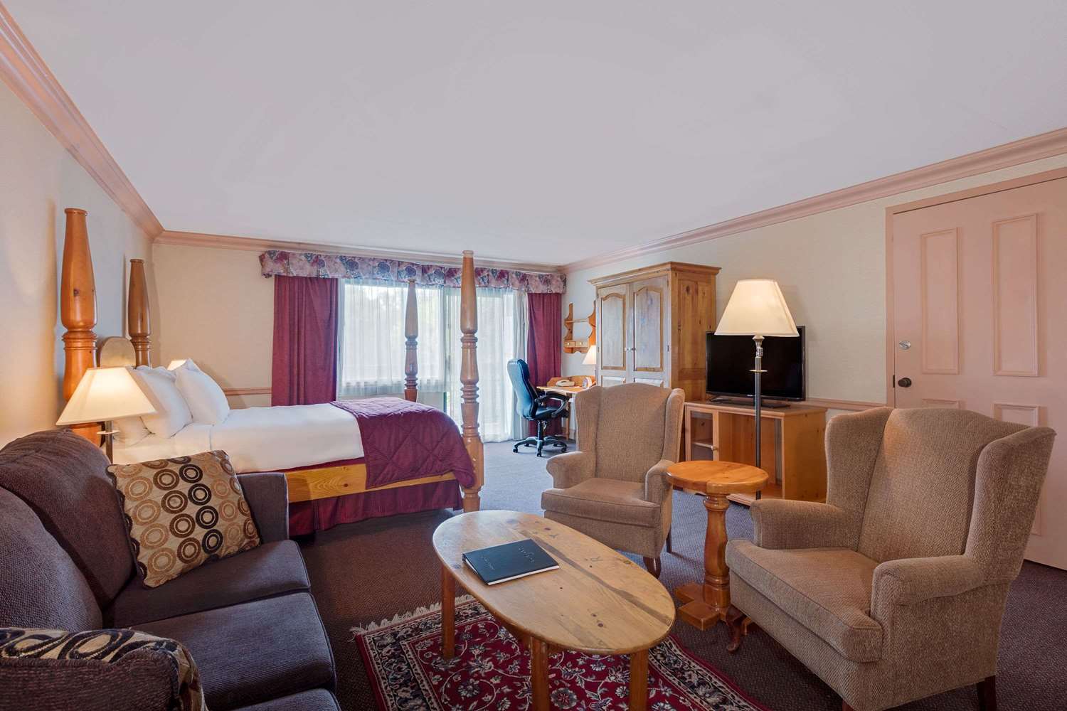 Ramada By Wyndham Pinewood Park Resort North Bay 13/24