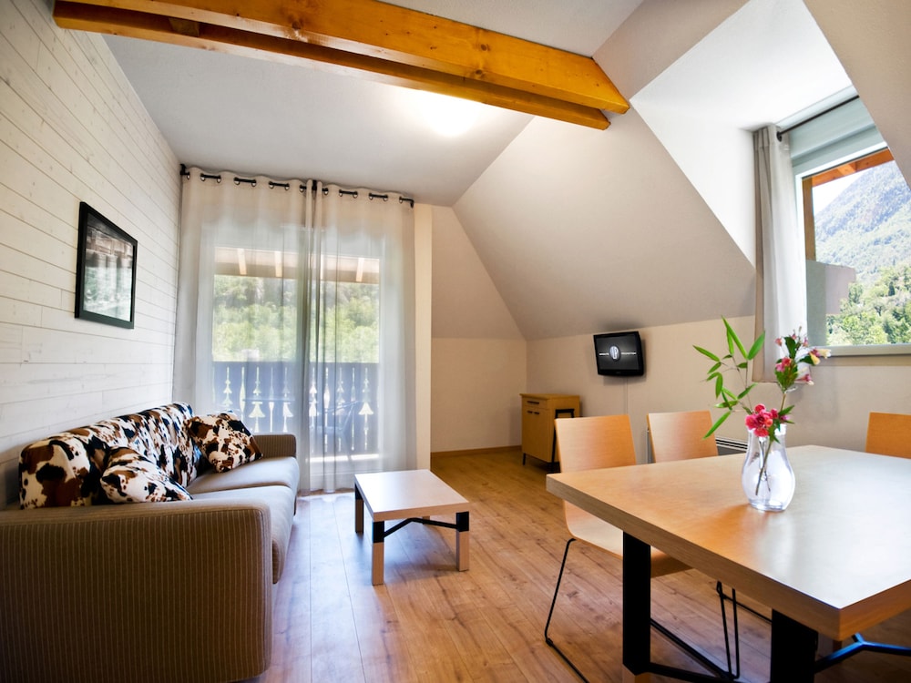 Lagrange Confort Les Chalets D Apos Ax 9/16