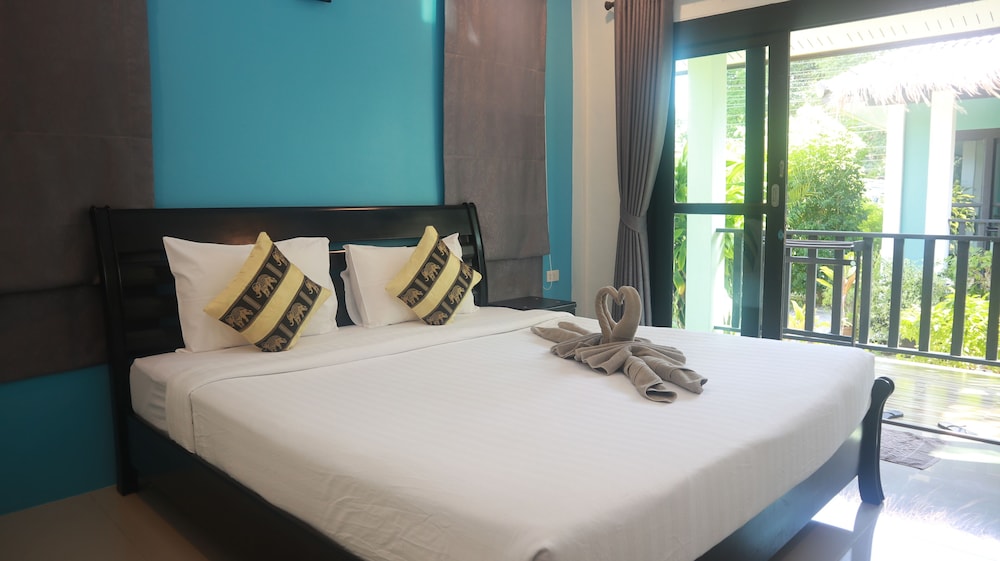 DELUXE, DOUBLE BED