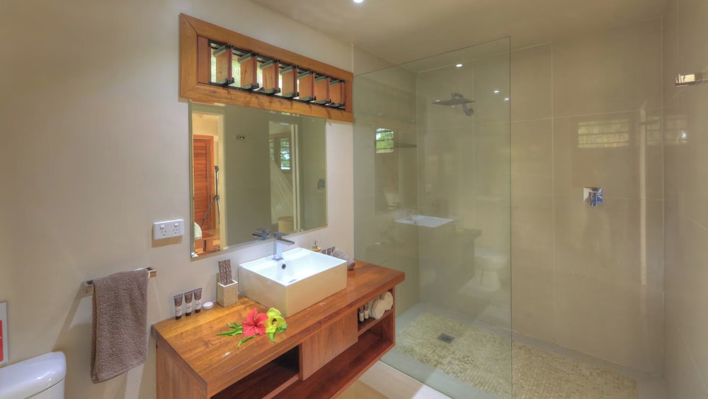 HONEYMOON, POOL, VILLA