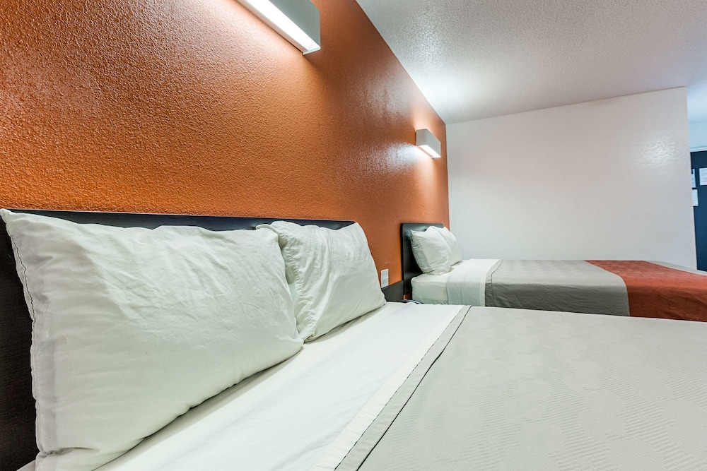 Motel6 Simpsonville, SC - Greenville 18/50