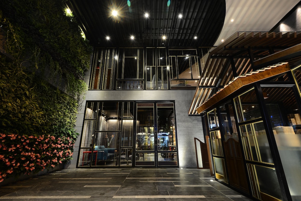 The Chi Boutique Hotel 7/66