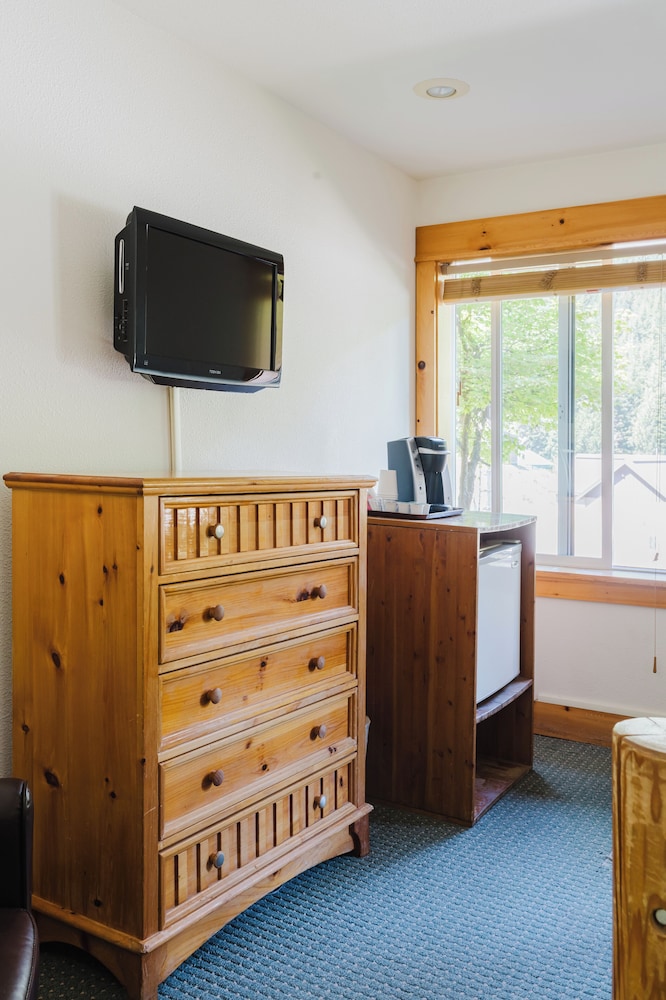 Crystal Mountain Hotels 9/50