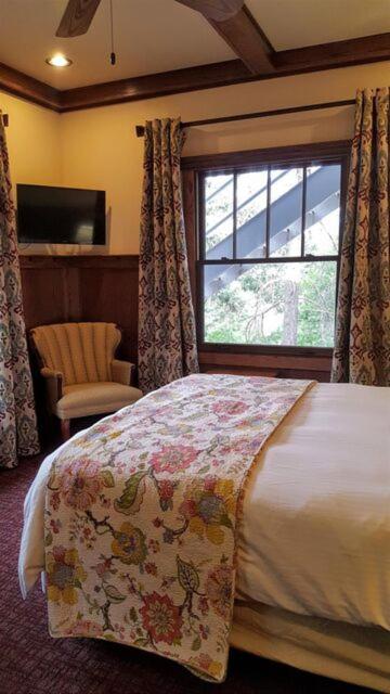 Superior, Queen Bed