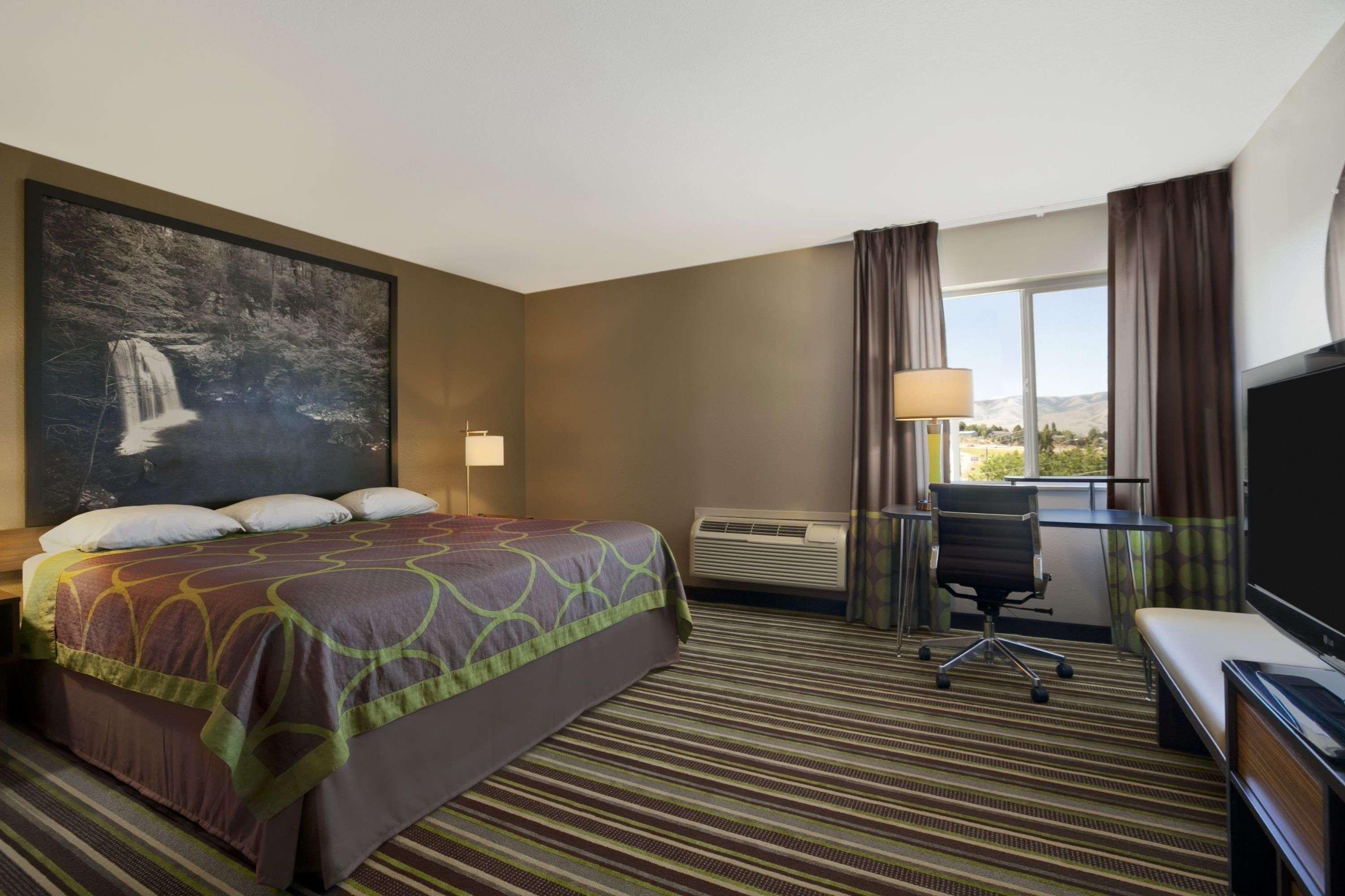 Room, Queen Bed