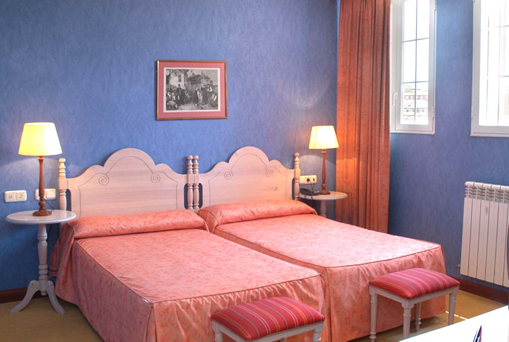 Room, Single, Double Bed