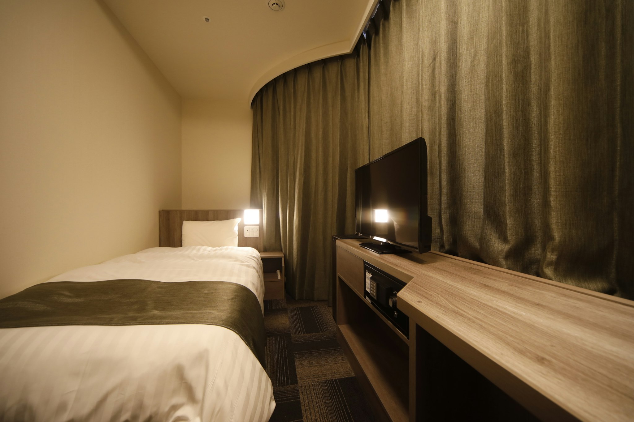 Designer, Twin Beds