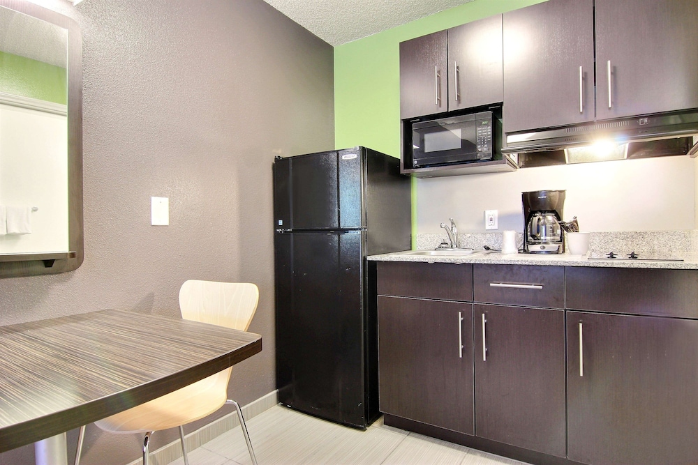 Studio 6 Extended Stay - Austin, TX - Northwest 48/49