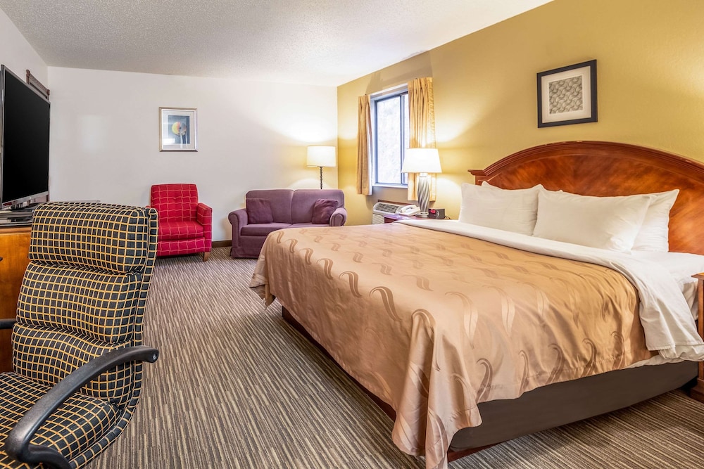 Quality Inn Keystone near Mount Rushmore 8/47