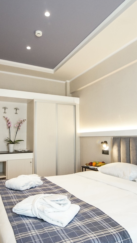 Athens Cypria Hotel 12/47
