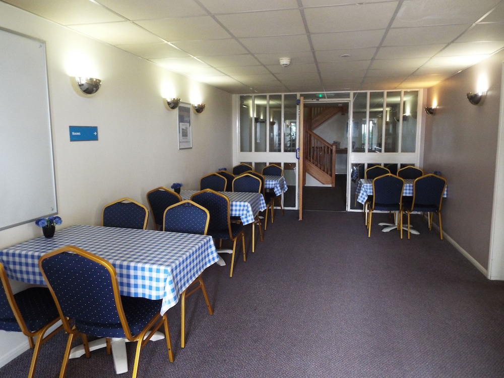 Redwings Lodge Baldock 31/43