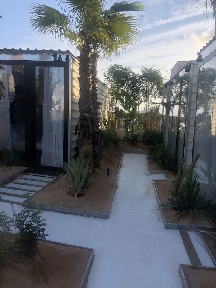PAIISE Hotels 48/58