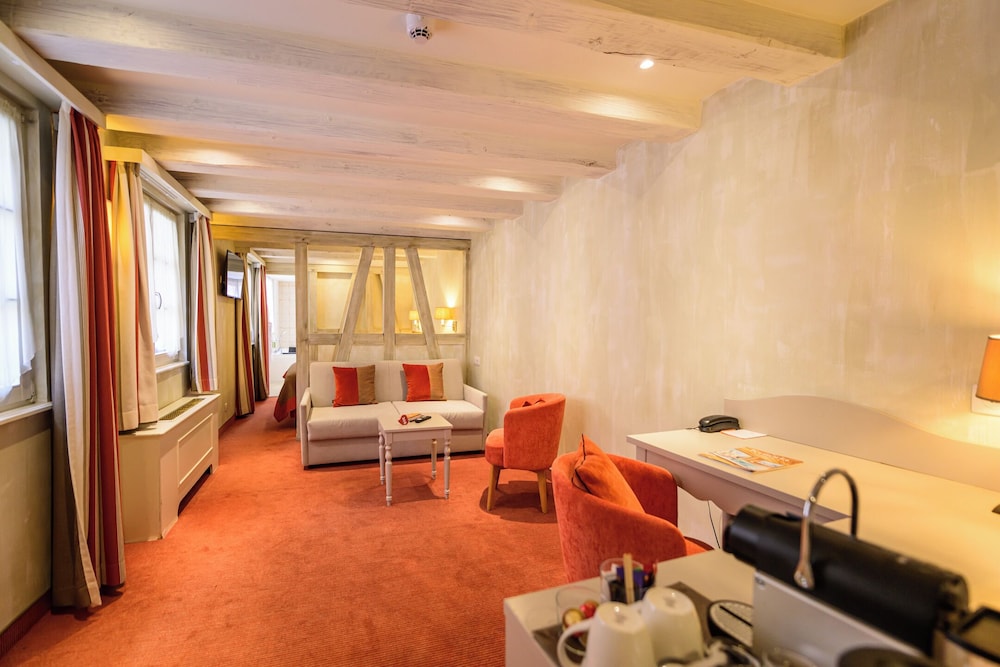 Hotel Beaucour 48/83