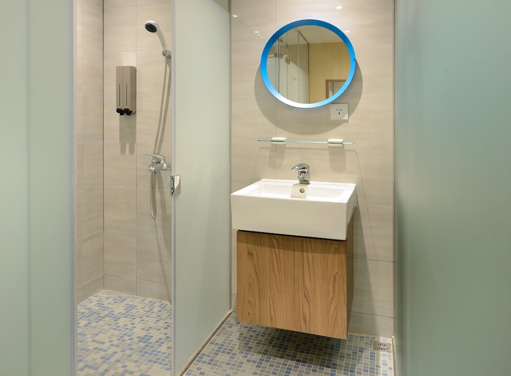 Park City Inn & Hostel 46/47