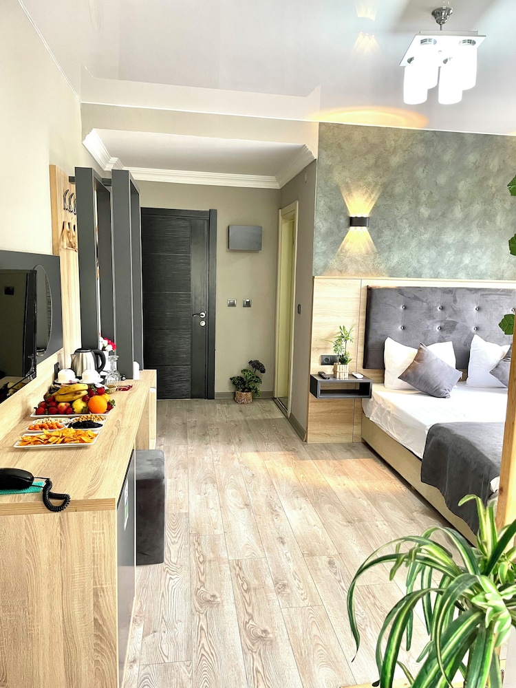Pugari Otel 28/40