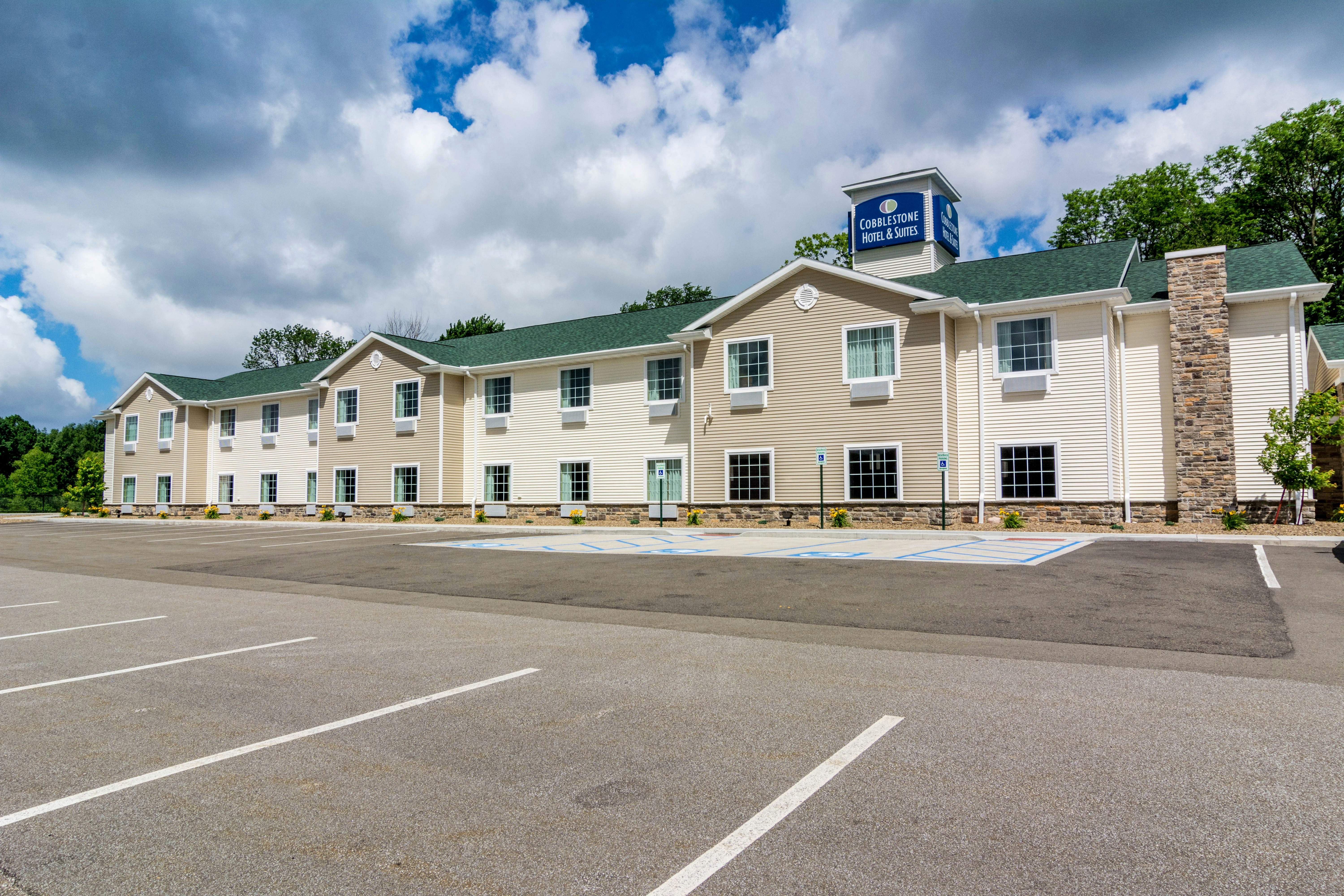 Cobblestone Hotel And Suites Harborcreek 50/53