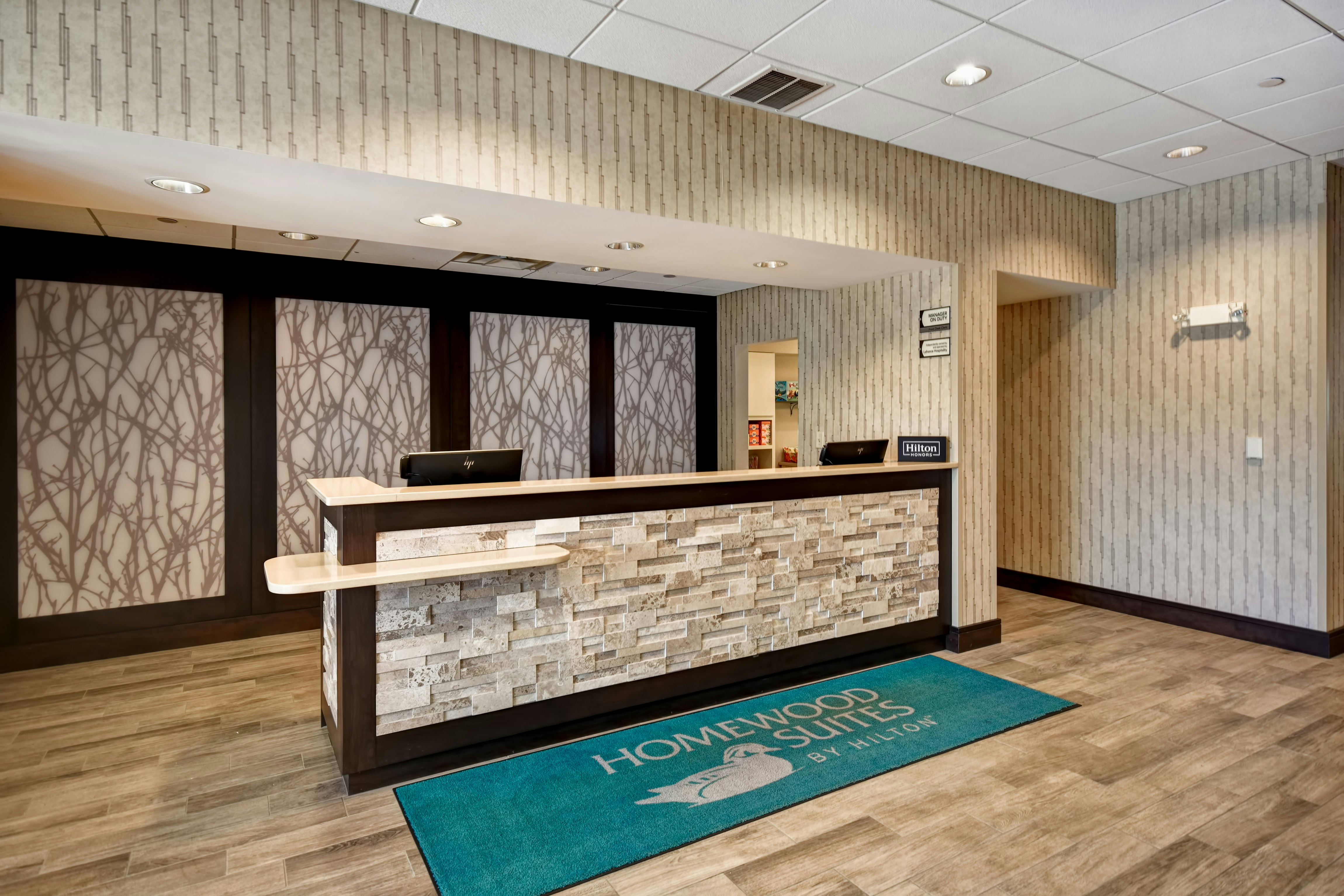 Lobby at HOMEWOOD SUITES BY HILTON DOVER, DOVER - NH
