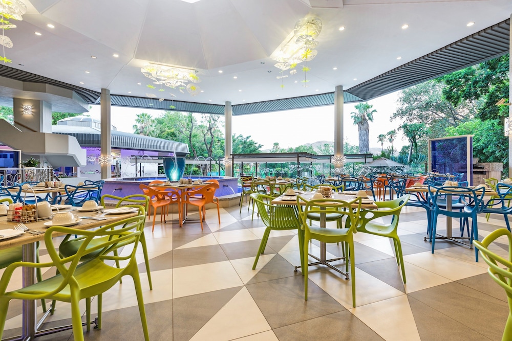 SUN CITY CABANAS 44/72