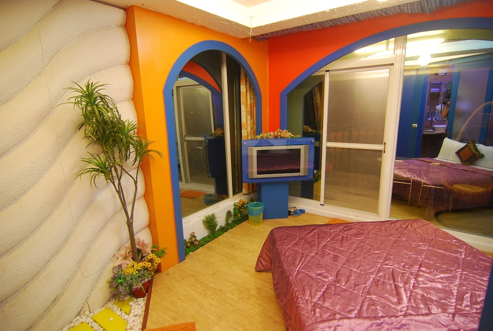 Ming-Jun Holiday Inn 33/71