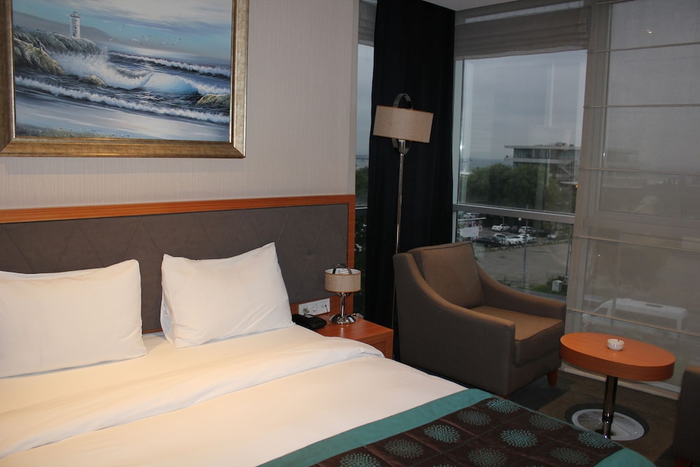 LE MARDE HOTEL 19/62