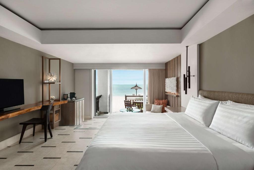 Coral, Deluxe, King Bed