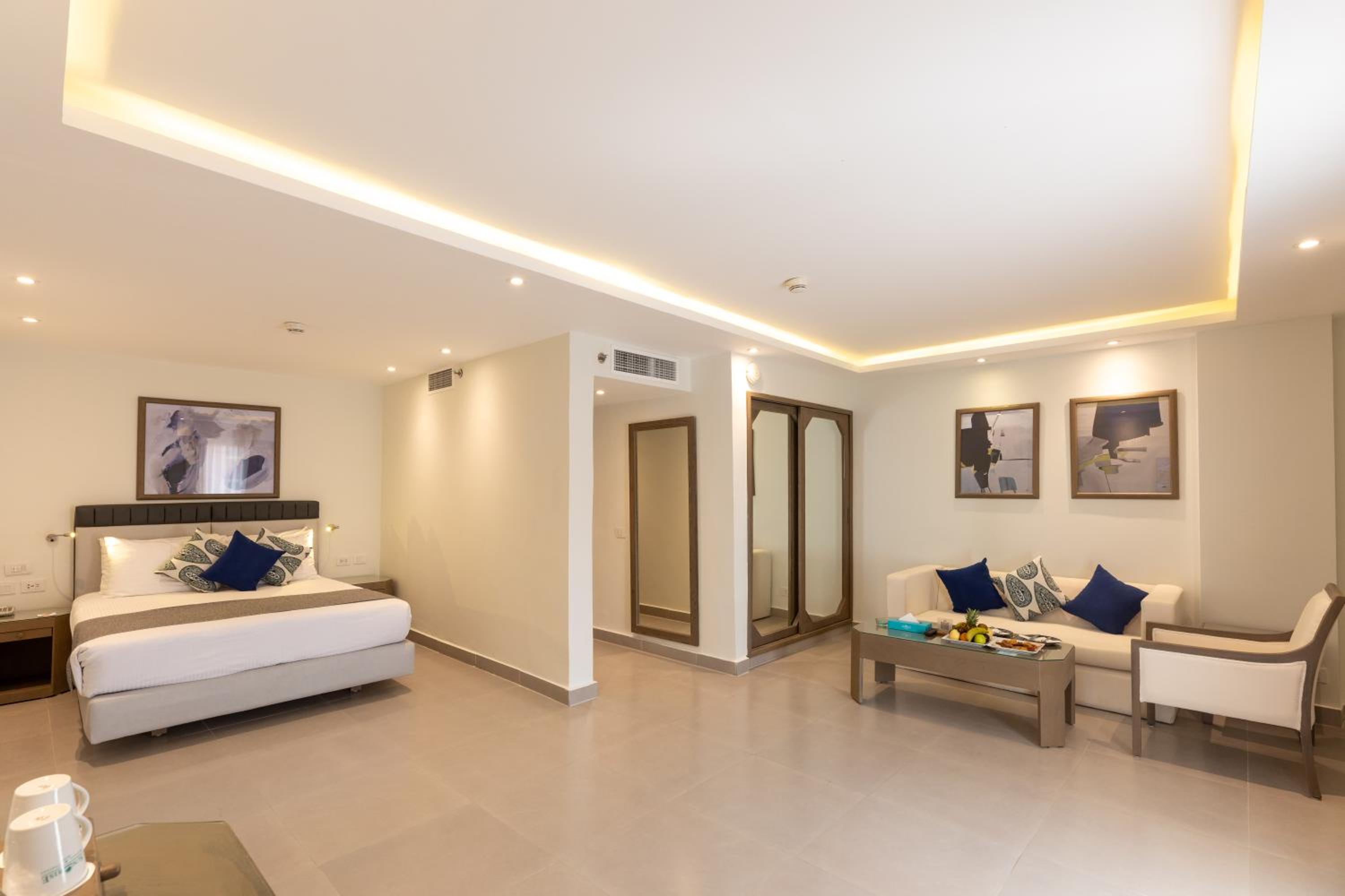 Junior Suite, King Bed
